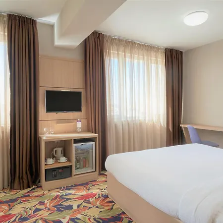Radisson 4* بلوفديف