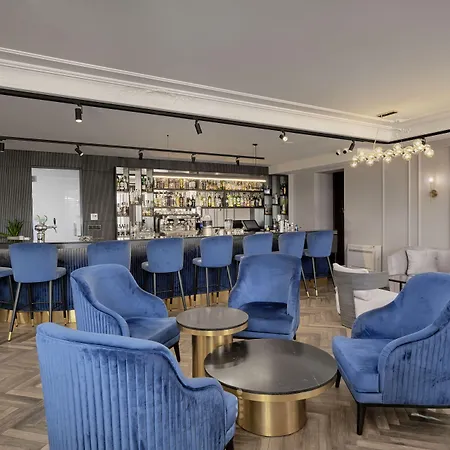 Radisson فندق
